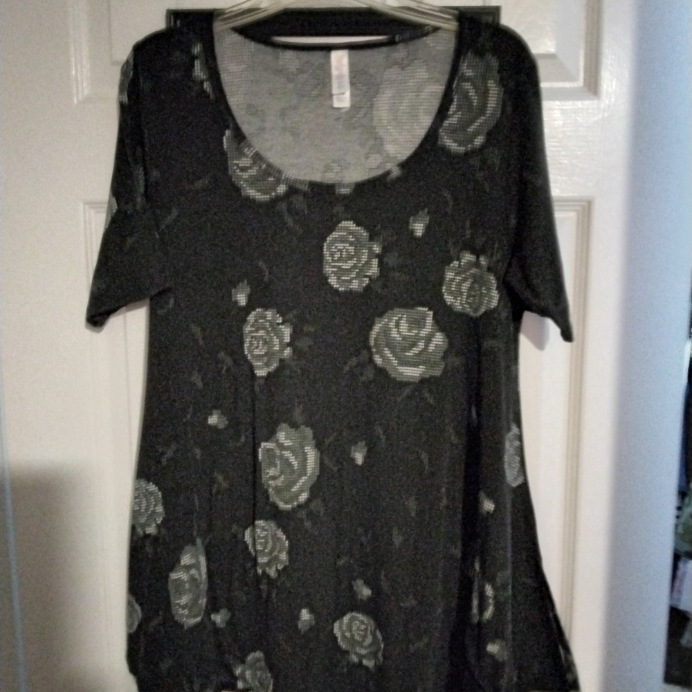 LuLaRoe Black and Gray Floral Short Sleeve Top